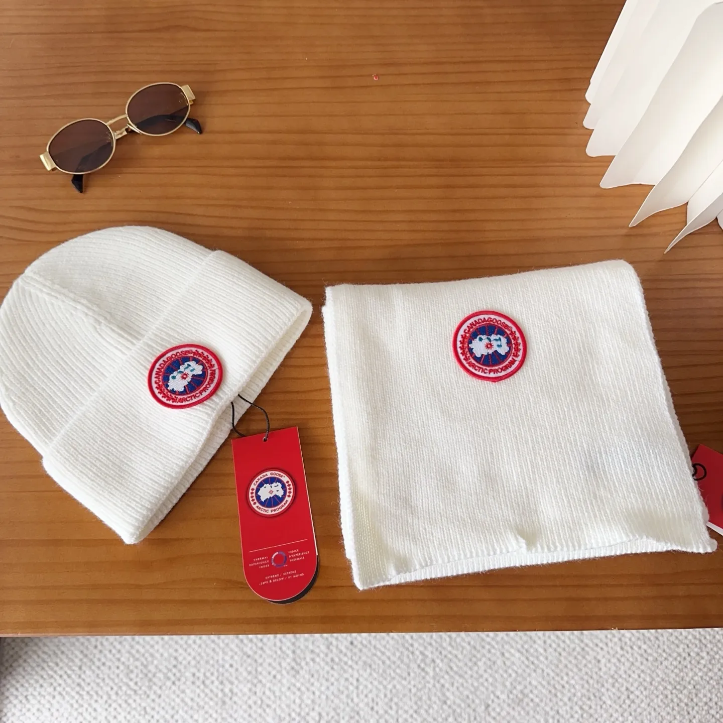 💰90 CANADA GOOSE Canada Goose winter warm cashmere cold hat. Rabbit wool material, thick feel, not easy to deform. Fashionable and versatile couple hat, imported embroidery logo, cashmere cotton yarn, head circumference: 55-58cm